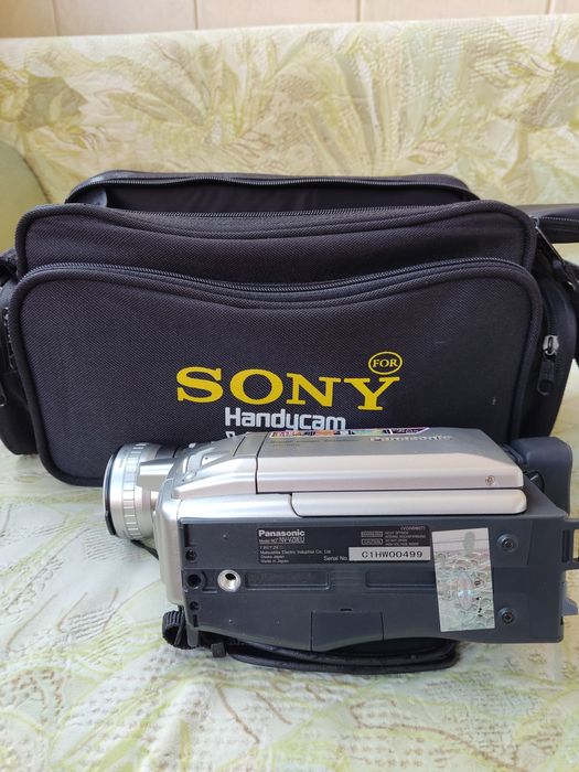 Продам видеокамеру Panasonic NV VZ9 EU