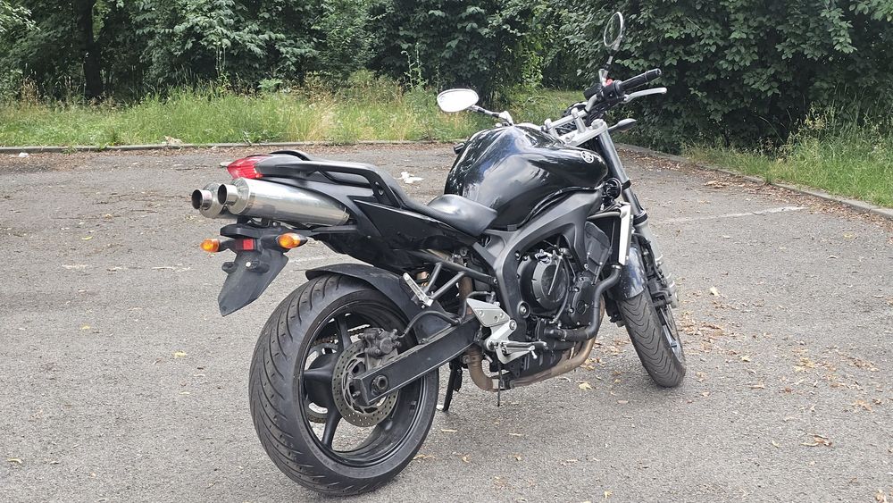 Yamaha FZ6 Black Edition