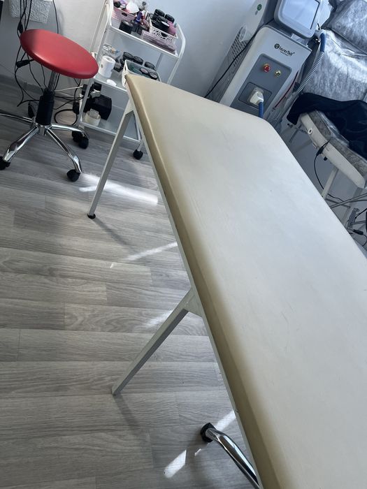 Продам кушетку и стул