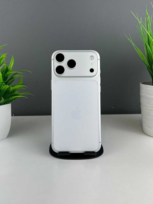 Apple iPhone 17 Pro Max 256GB, серебристый 12680а4739