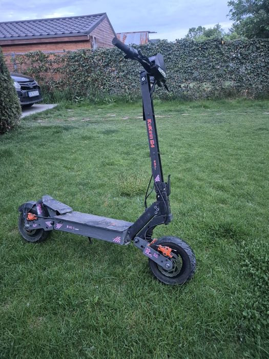 Vând trotineta  Kukirin G4