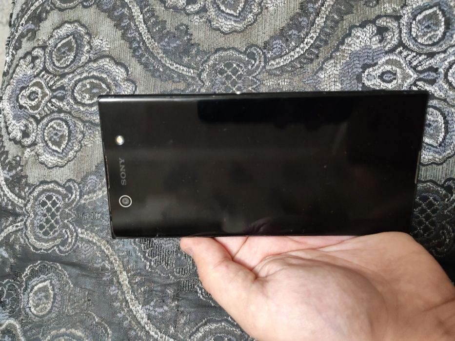 Телефон Xperia в отличном состояние но требует вложений