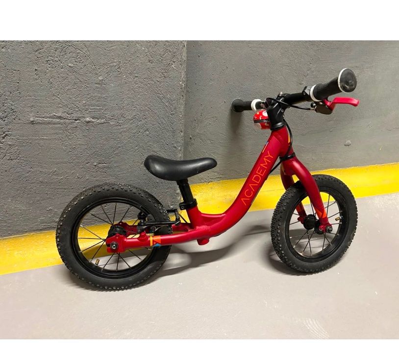 Bicicleta de echilibru fara pedale Academy