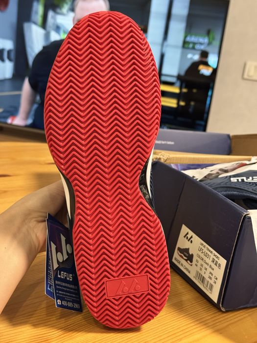 Теннисные кросовки