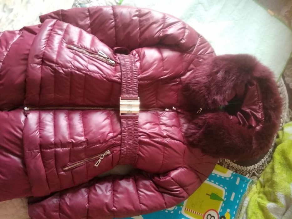 Продам куртку женскую