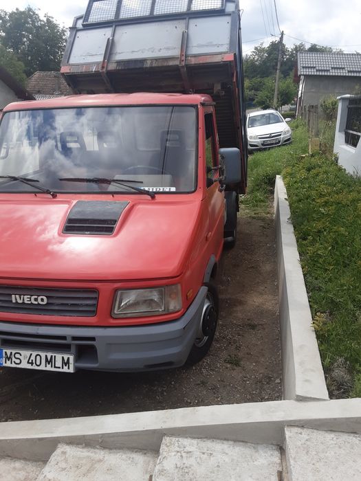 Vând  iveco daily basculabil