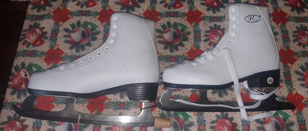 Vand patine noi in Bucuresti