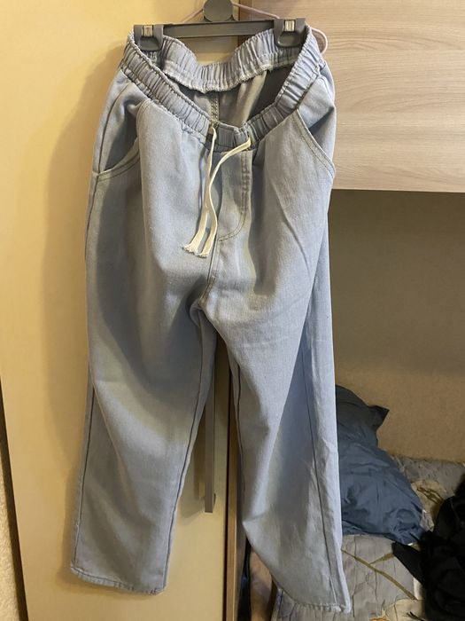 Джинсы, штаны и прочее.