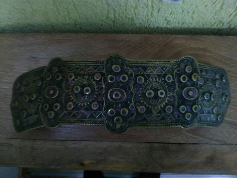 Продавам антикварни бронзови пафти с емайл