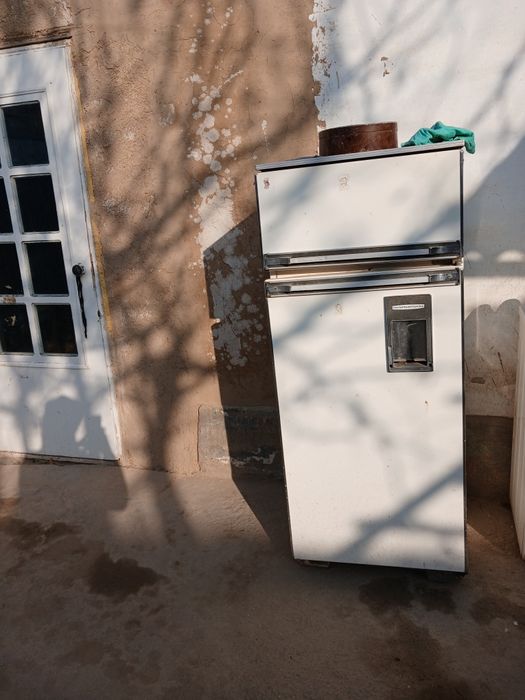 Холодильник двухкамерный б.у.