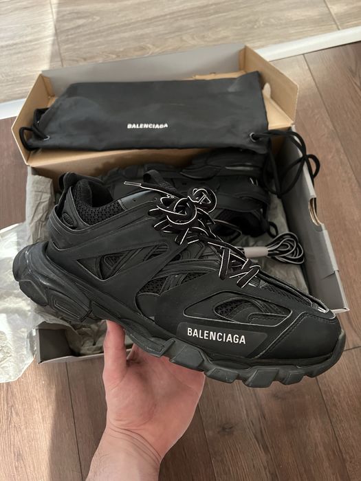 Balenciaga track