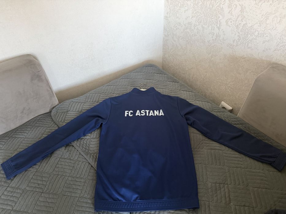 Продам кофты адидас adidas оригинал размер М