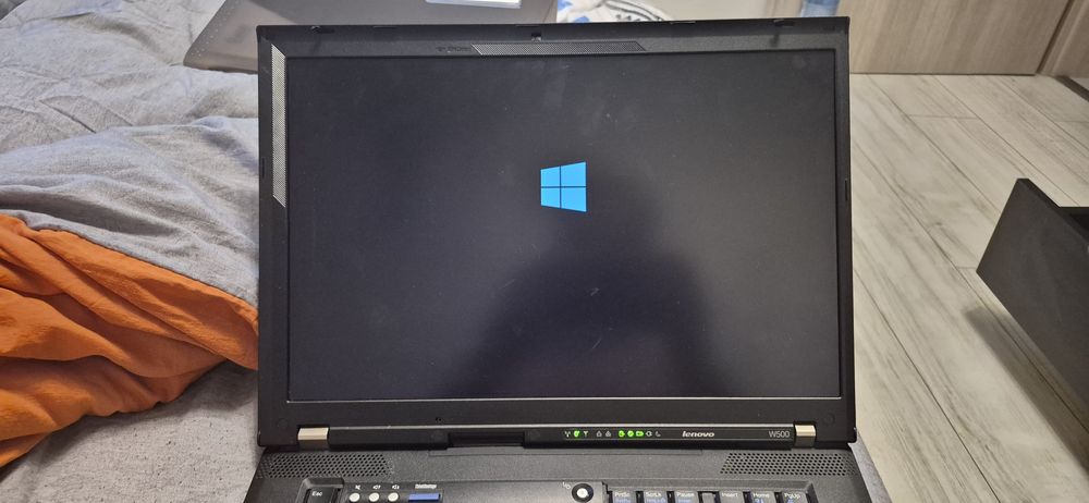 Se da leptop folosit