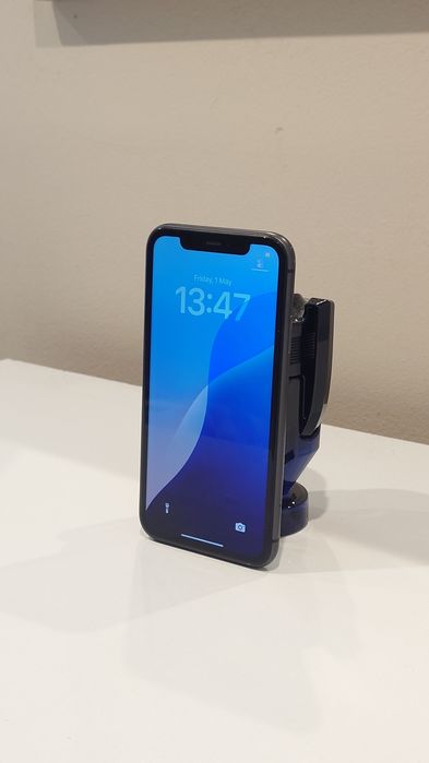 Iphone 11 64 GB.