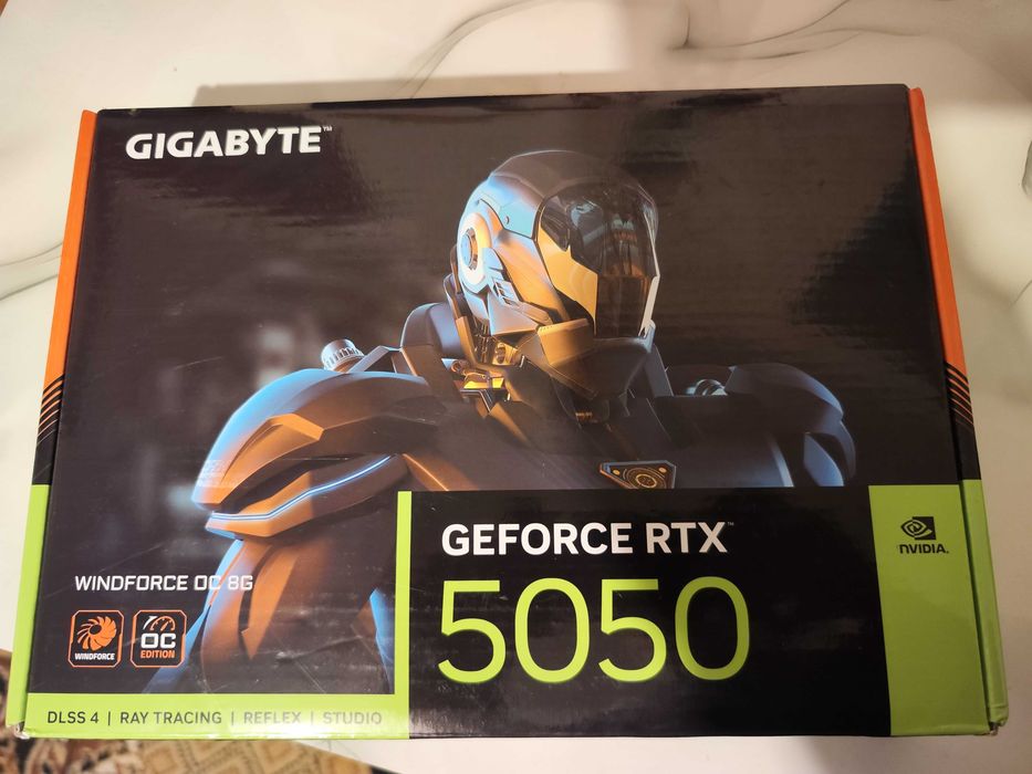 placa video nvidia rtx 5050 de la Gigabyte nouă garanție testată