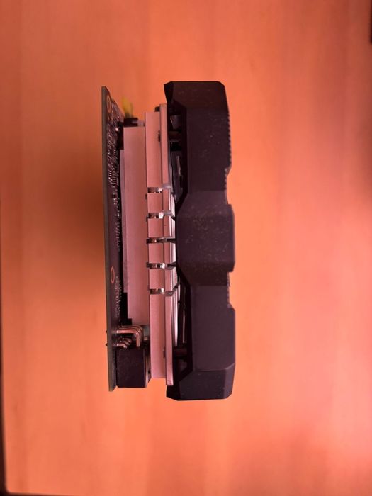 Vând placă video Amd Radeon rx 580 8gb 256 bit 2048 sp