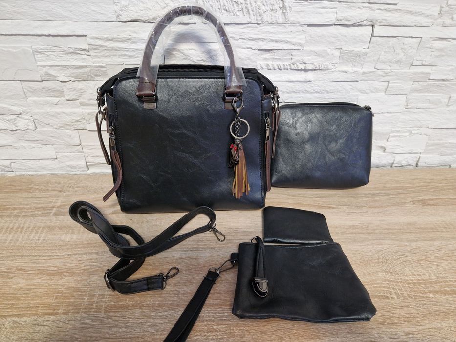 Дамски чанти Guess, Mohito и други