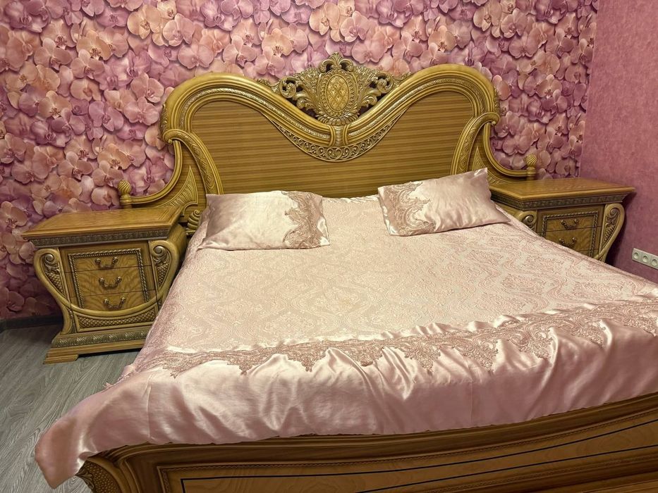 импортный KING SIZE спальный гарнитур в отличном состоянии