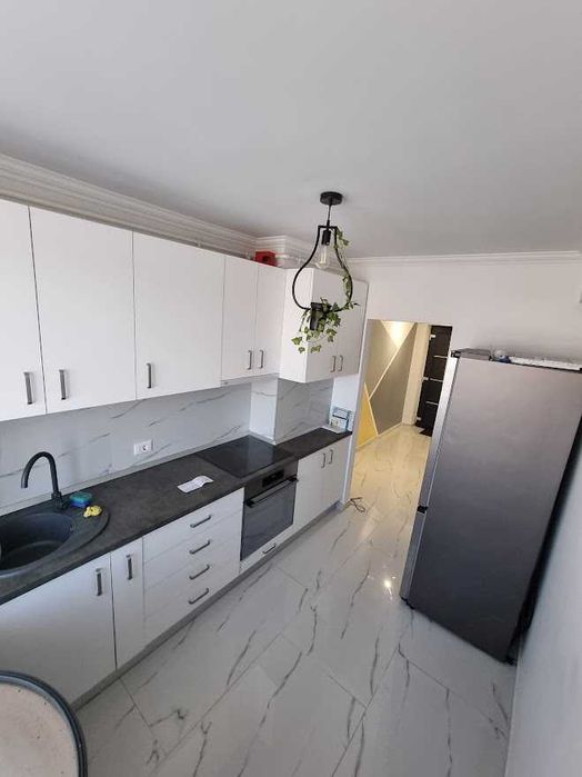 Apartament de inchiriat - 2 camere - central - etaj 3