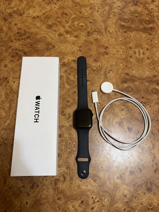 Apple Watch SE (2024)