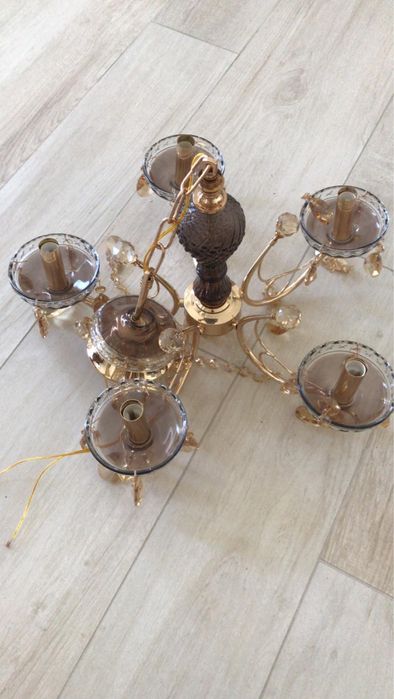 Candelabru baroc cu 5 brațe, din alamă şi cristal fumuriu-rosé