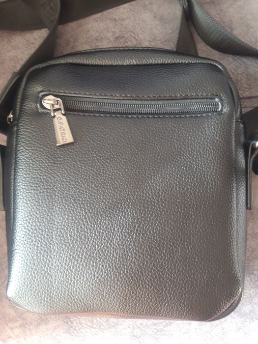 Продам барсетку чёрного цвета