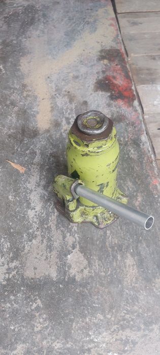 Продам домкрат СССР 25тонн 25 000тенге