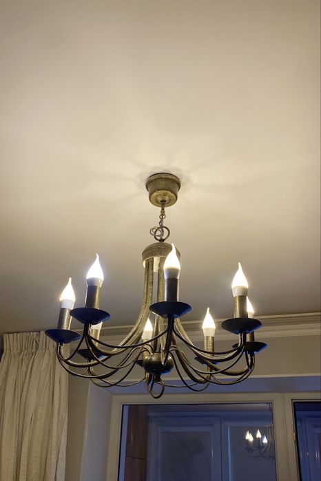 Люстра под бронзу на 8 свечей