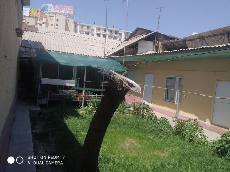 Яшнобод районида 8 хонали участка сотилади