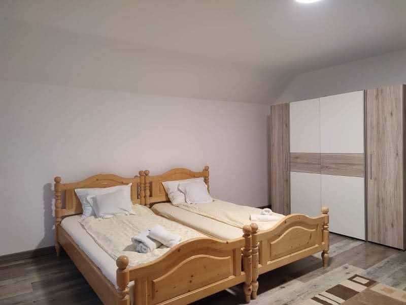 Proprietar, inchiriez apartament la casa, 4 dormitoare, zona Calea Aradului
