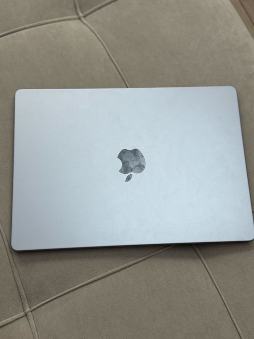 Macbook M3 Pro (2023)