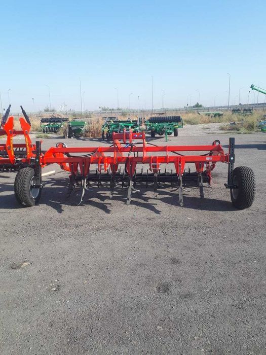 11 стоек чизель-глубокорыхлитель тяжелый с катком и колесами