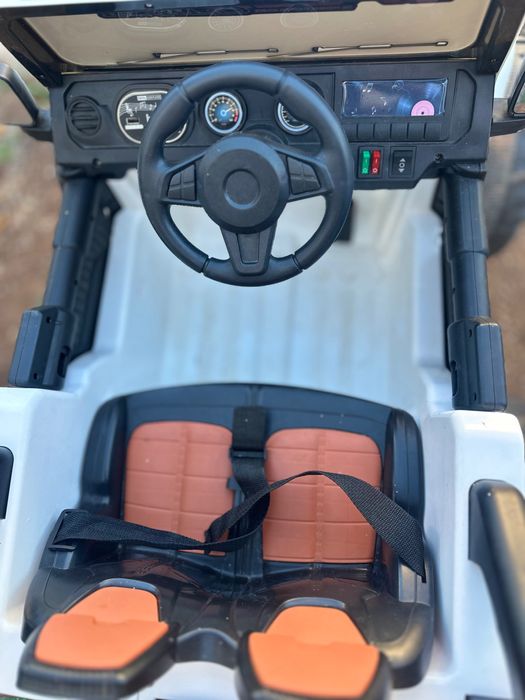 Детски акумулаторен джип