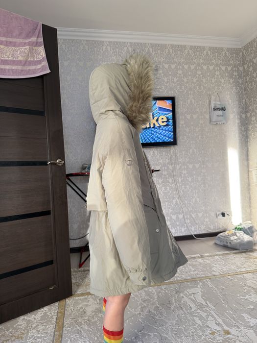 Продам куртку новую с этикеткой