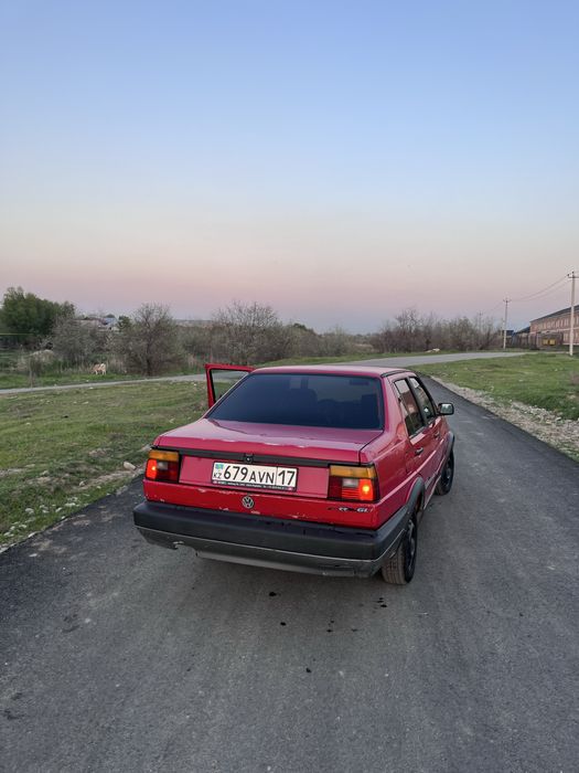 Сатылымда жігіттер