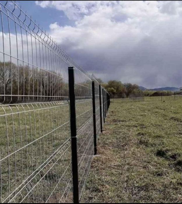 Imprejmuiri terenuri cu plasa