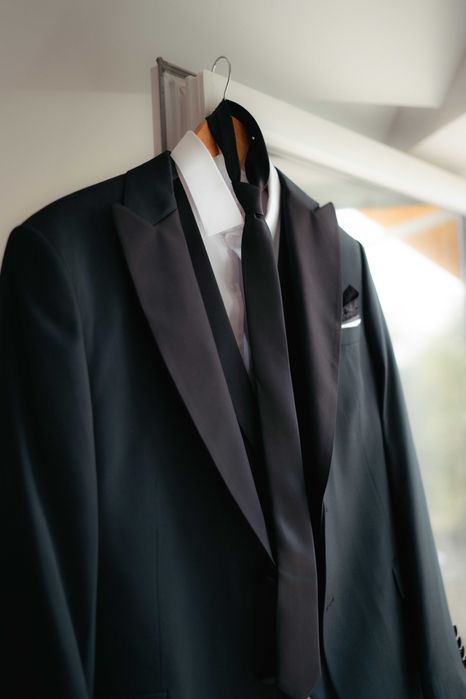Costum verde elegant pentru ginere – purtat o singură dată, ca nou