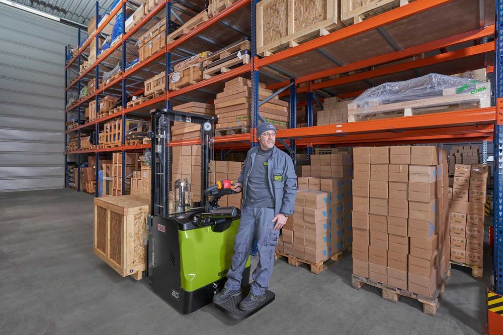 Transpaleta electrica Liza electrica NOUA CLARK 1,6T cu 5,8m Germania