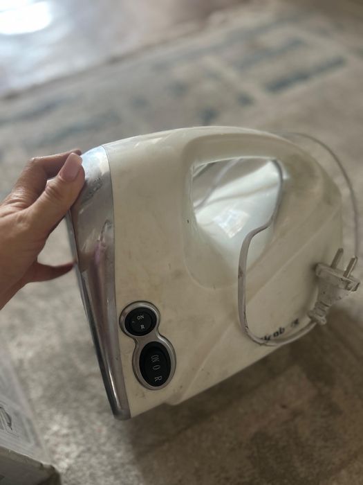 Продам электромясорубку.