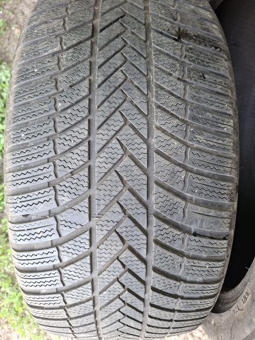 Продам шины 285/40/21 бриджистон