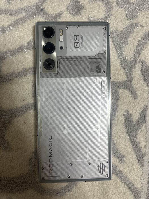 Продам Red magic 9 pro 512/16