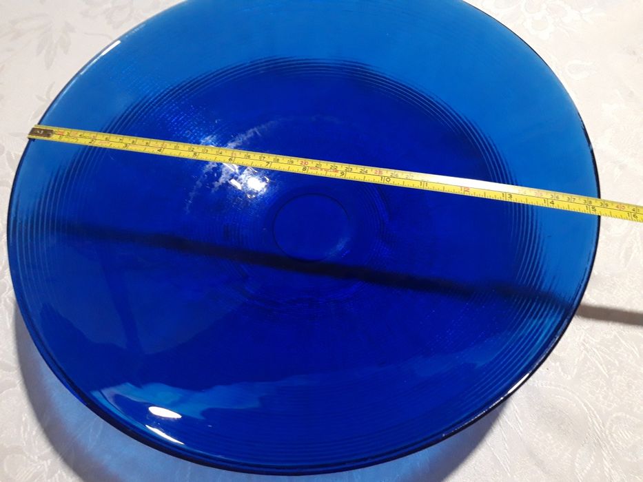 Купа от кобалтово стъкло