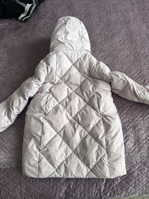 Продам для девочки зимнюю куртку