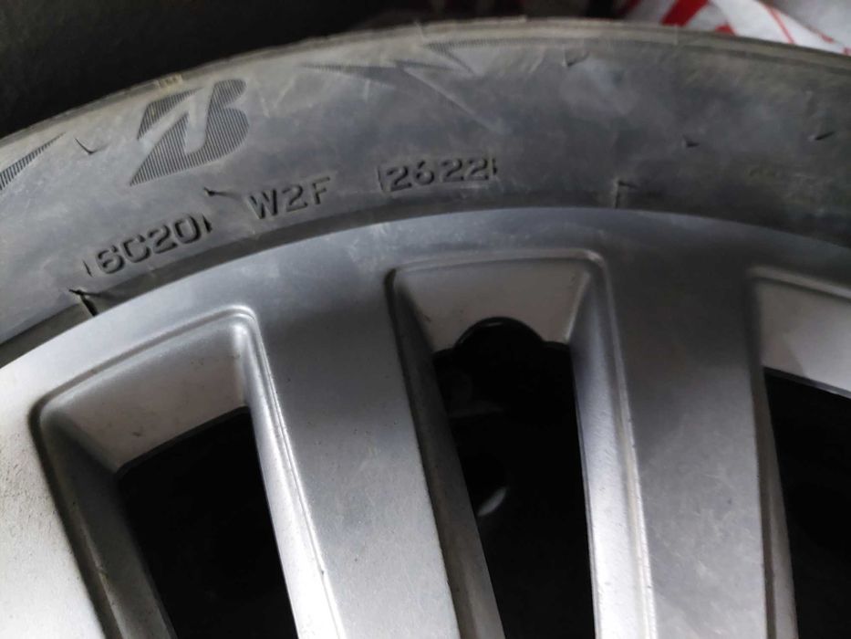 Зимни гуми BRIDGESTONE 205/60 16