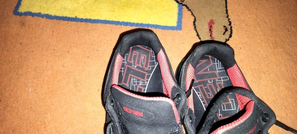 Adidasi protectie elten