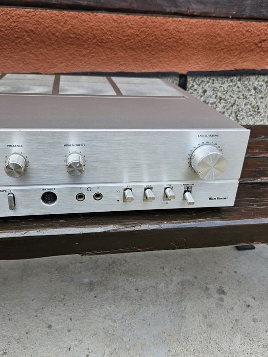 Усилвател Grundig V 2000