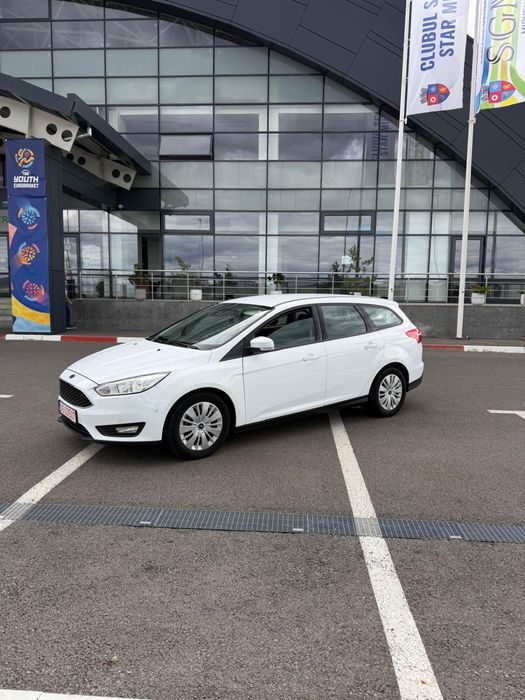 Ford Focus Break 1.5 TDCi Business 2015 | Park Assist | R18 | Pilot automat | Clima | Incalzire scaune