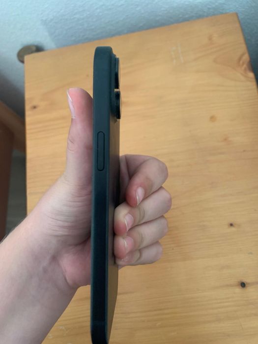 Vand iphone 15 in stare ca nou