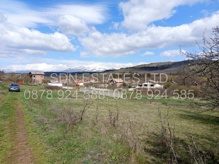 Парче спокойствие в с. Турия – дворно място с гледка!