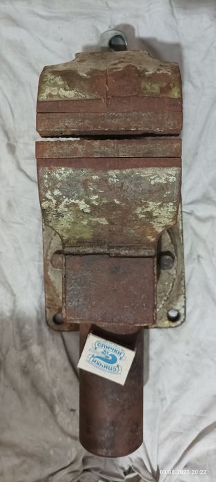 Тиски советского производства.